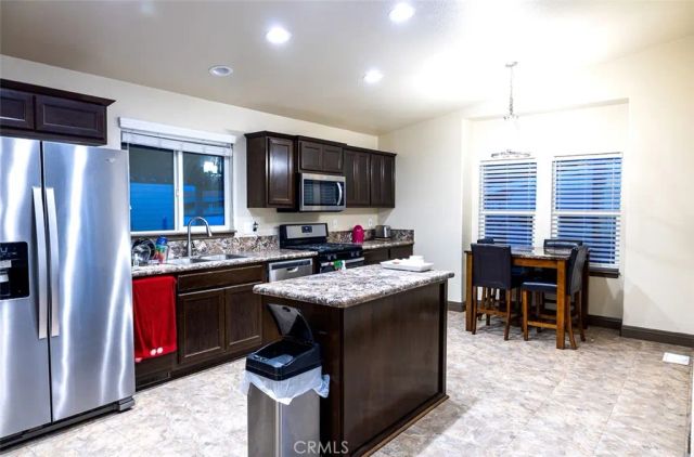 3595 Santa Fe 162, Long Beach, CA 90810