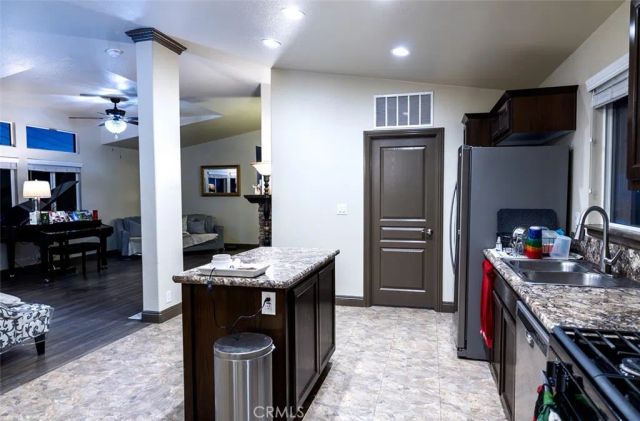 3595 Santa Fe 162, Long Beach, CA 90810