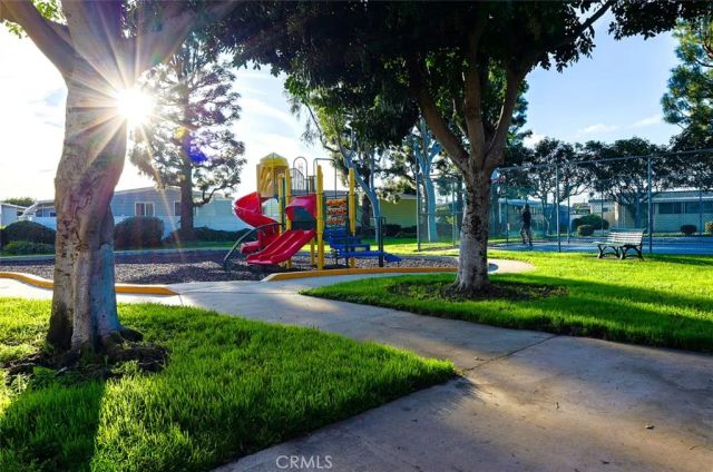 3595 Santa Fe 162, Long Beach, CA 90810