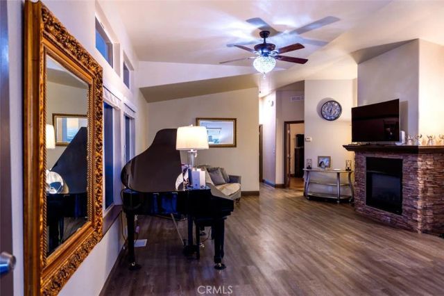 3595 Santa Fe 162, Long Beach, CA 90810