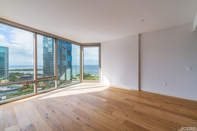 1001 Queen Street 2112, Honolulu, HI 96814