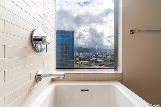 1001 Queen Street 2112, Honolulu, HI 96814