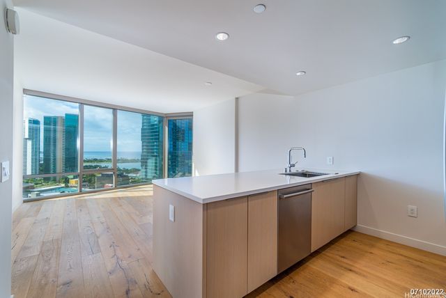 1001 Queen Street 2112, Honolulu, HI 96814