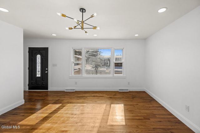 22 Verdi Boulevard, Colonie, NY 12110