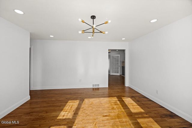 22 Verdi Boulevard, Colonie, NY 12110