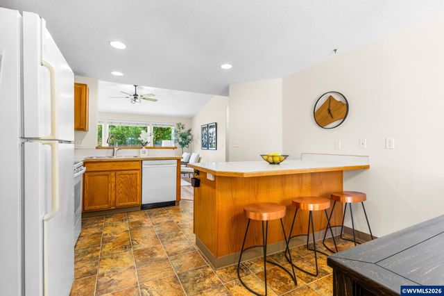 4830 Rebecca St NE, Salem, OR 97305