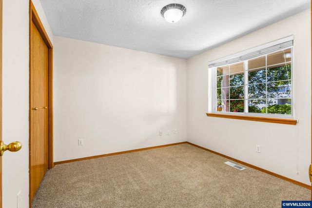 4830 Rebecca St NE, Salem, OR 97305