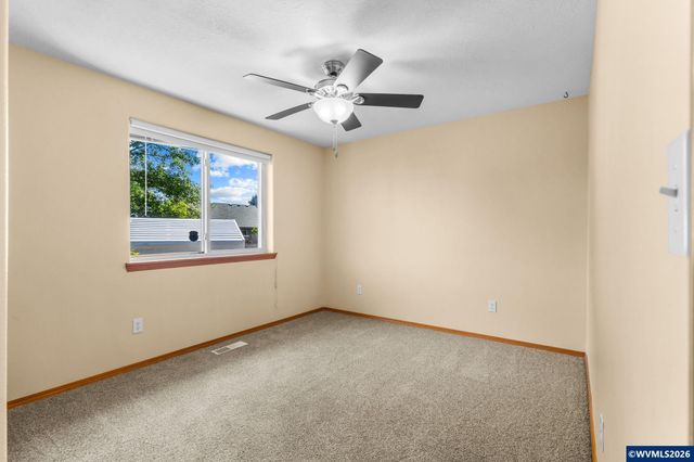 4830 Rebecca St NE, Salem, OR 97305