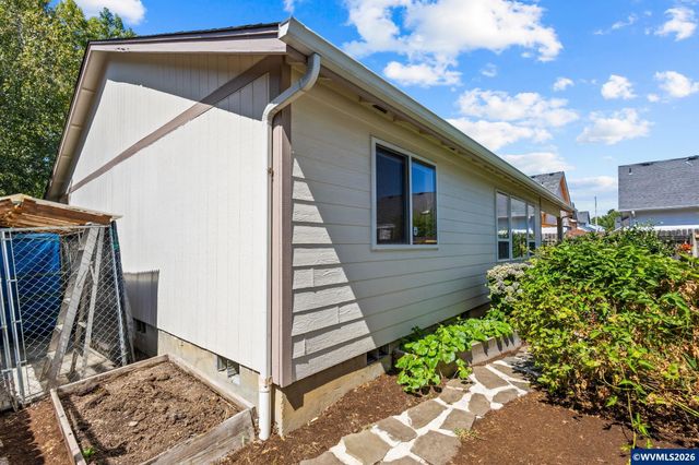 4830 Rebecca St NE, Salem, OR 97305