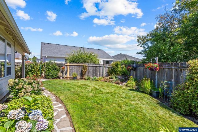 4830 Rebecca St NE, Salem, OR 97305