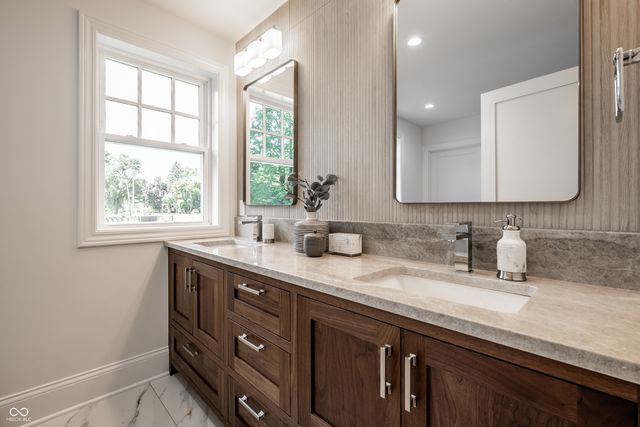 6201 Central Avenue, Indianapolis, IN 46220