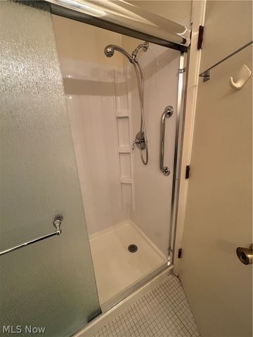 2112 Acacia Park Drive 312, Lyndhurst, OH 44124