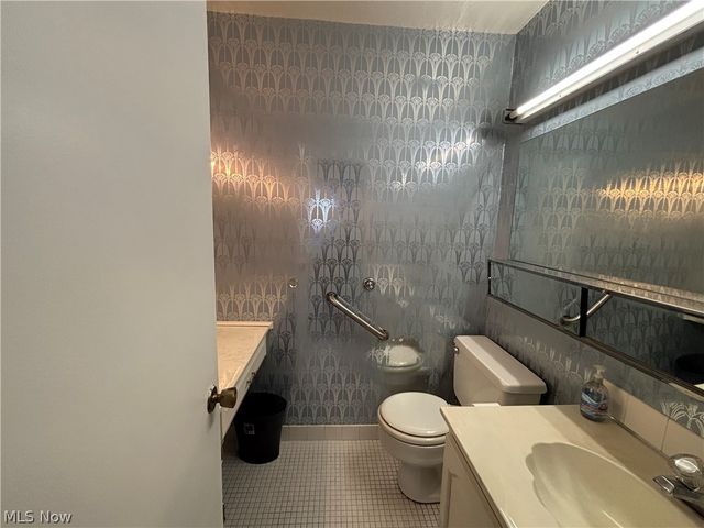 2112 Acacia Park Drive 312, Lyndhurst, OH 44124