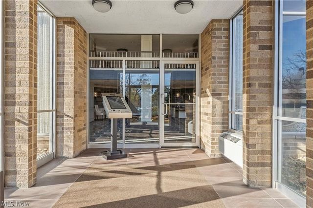 2112 Acacia Park Drive 312, Lyndhurst, OH 44124