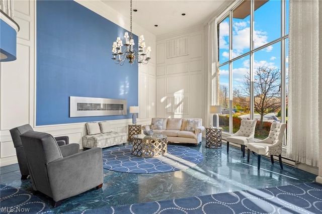 2112 Acacia Park Drive 312, Lyndhurst, OH 44124