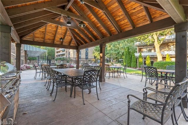 2112 Acacia Park Drive 312, Lyndhurst, OH 44124