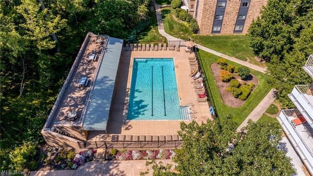 2112 Acacia Park Drive 312, Lyndhurst, OH 44124