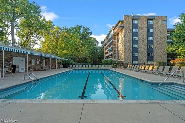 2112 Acacia Park Drive 312, Lyndhurst, OH 44124