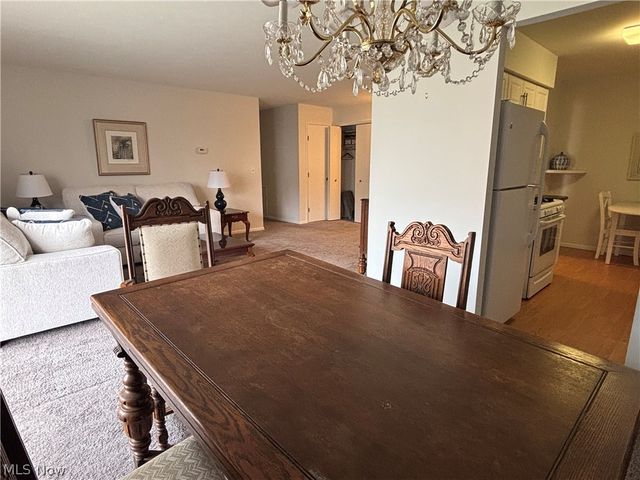 2112 Acacia Park Drive 312, Lyndhurst, OH 44124