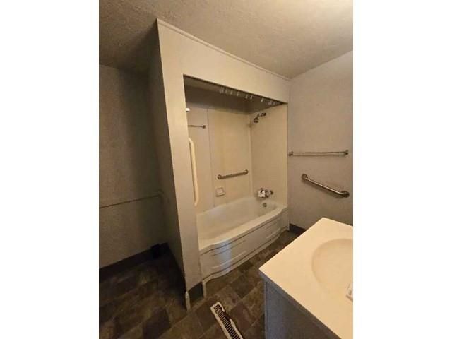 11405 E 83rd Street, Raytown, MO 64138