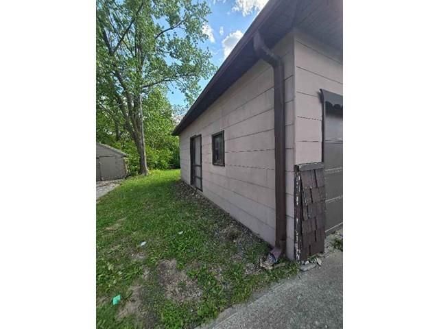 11405 E 83rd Street, Raytown, MO 64138