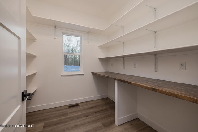 2827 N Cottage Knoll Drive, Palmer, AK 99645