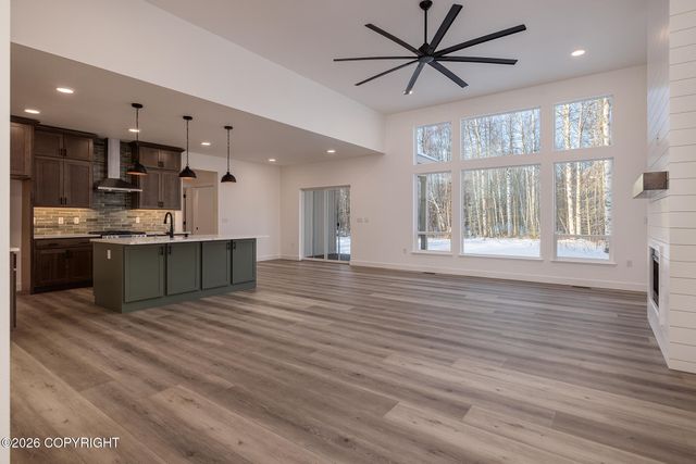 2827 N Cottage Knoll Drive, Palmer, AK 99645