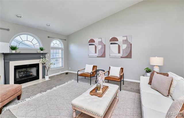 28 Jacobs Court W, St Peters, MO 63376