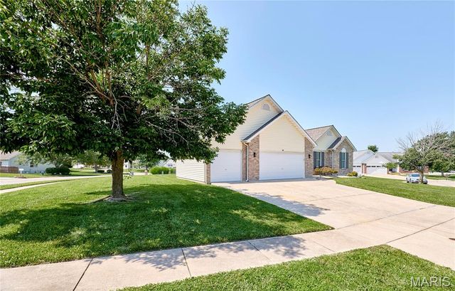 28 Jacobs Court W, St Peters, MO 63376