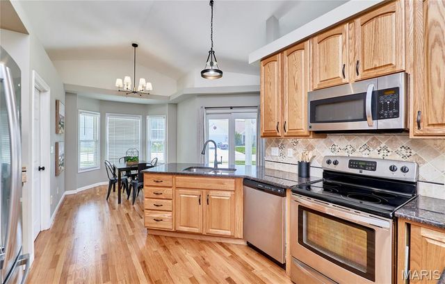 28 Jacobs Court W, St Peters, MO 63376