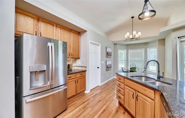 28 Jacobs Court W, St Peters, MO 63376