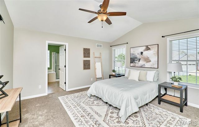 28 Jacobs Court W, St Peters, MO 63376