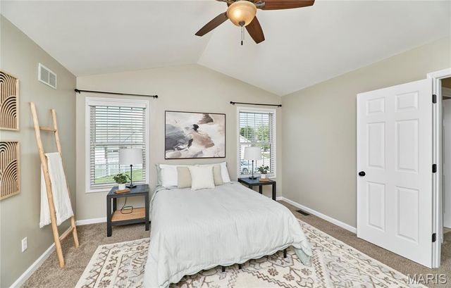 28 Jacobs Court W, St Peters, MO 63376