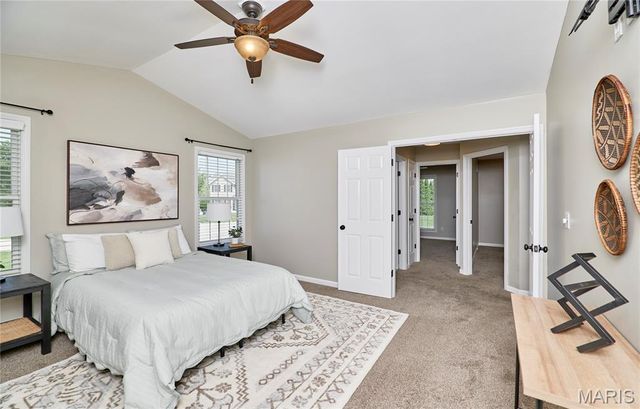 28 Jacobs Court W, St Peters, MO 63376