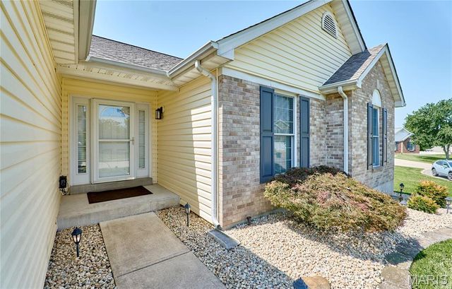 28 Jacobs Court W, St Peters, MO 63376