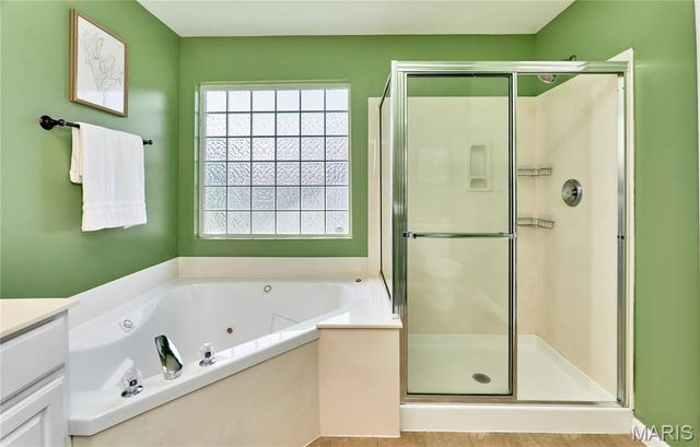 28 Jacobs Court W, St Peters, MO 63376