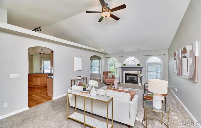 28 Jacobs Court W, St Peters, MO 63376