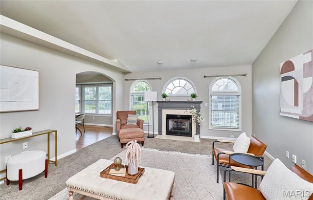 28 Jacobs Court W, St Peters, MO 63376