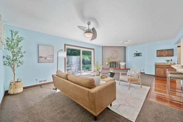 262 S Bonnie Brae St, Wichita, KS 67207