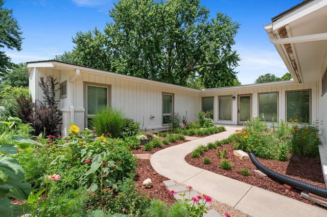 262 S Bonnie Brae St, Wichita, KS 67207