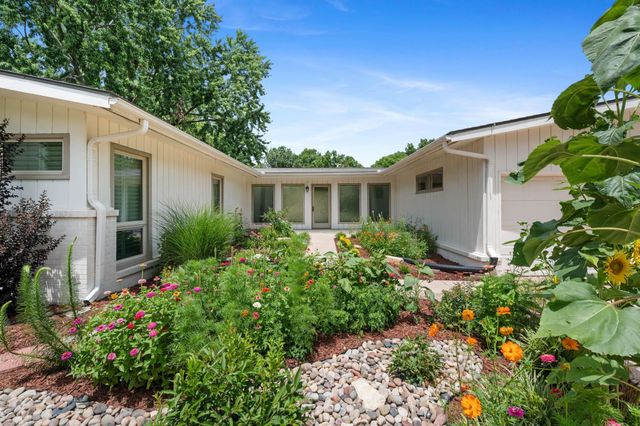 262 S Bonnie Brae St, Wichita, KS 67207