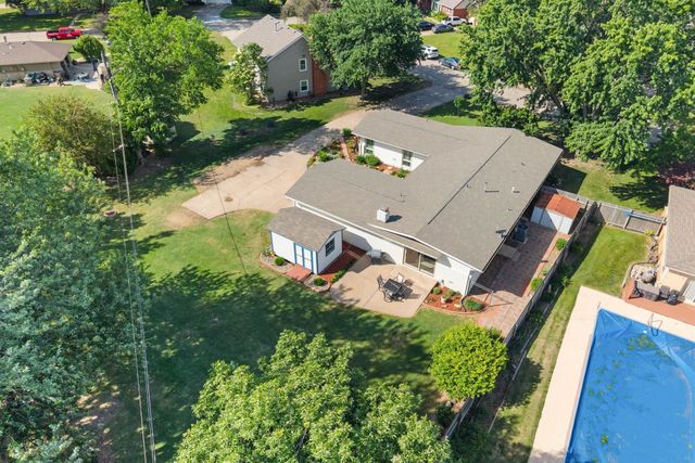 262 S Bonnie Brae St, Wichita, KS 67207