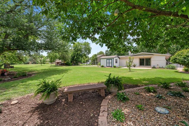 262 S Bonnie Brae St, Wichita, KS 67207