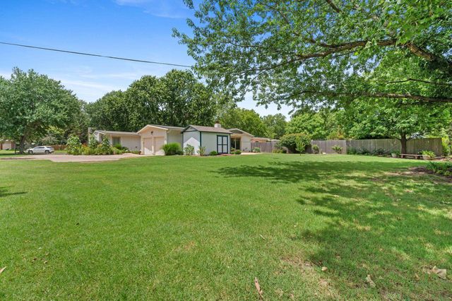 262 S Bonnie Brae St, Wichita, KS 67207