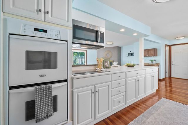262 S Bonnie Brae St, Wichita, KS 67207