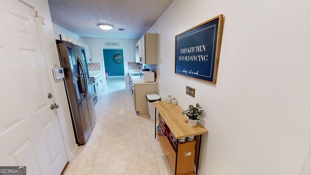 2124 Broad Street, Statham, GA 30666
