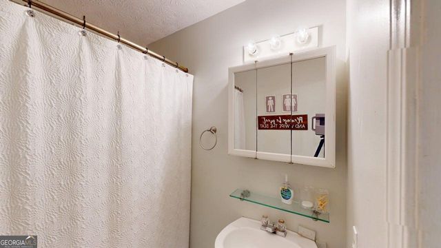 2124 Broad Street, Statham, GA 30666