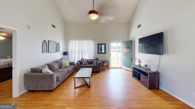 2124 Broad Street, Statham, GA 30666