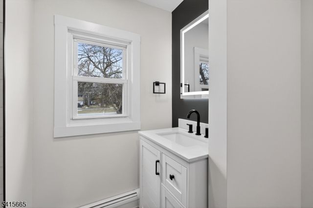 652 Harvard St, New Milford Boro, NJ 07646