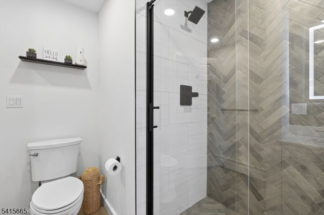 652 Harvard St, New Milford Boro, NJ 07646